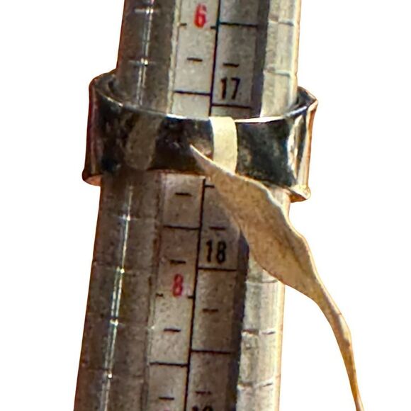 Macy’s Cubic Zirconia Sterling Silver Pave Statement Ring size 7 - Picture 6 of 7